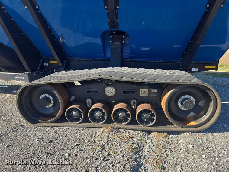 image for item EV4420 2018 Kinze 1105 grain cart