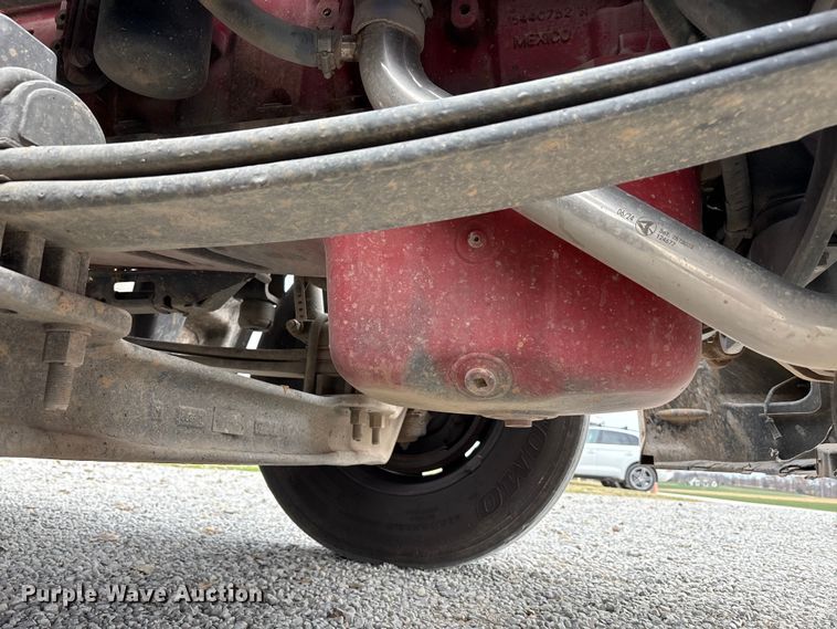 image for item EV4421 2019 Peterbilt 579 semi truck