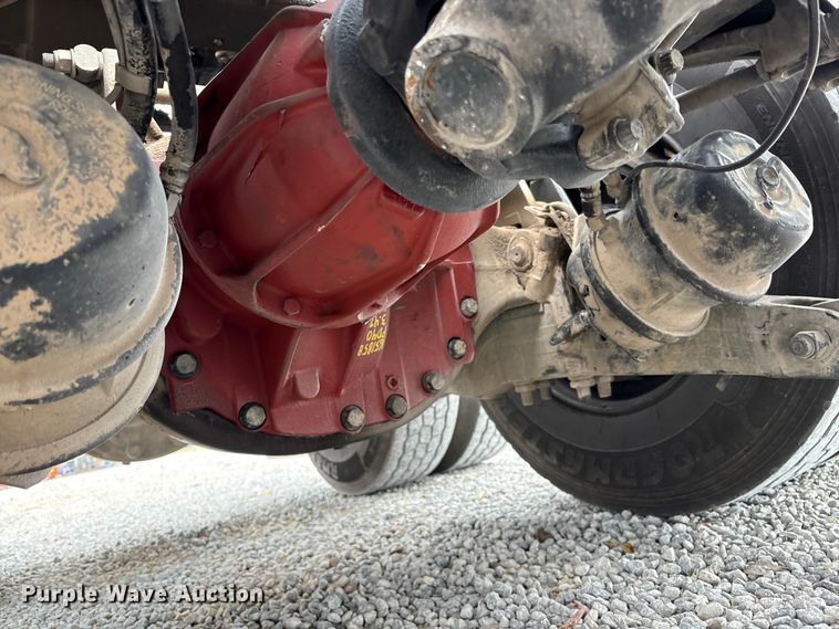 image for item EV4421 2019 Peterbilt 579 semi truck