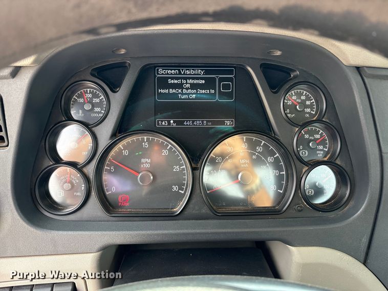 image for item EV4421 2019 Peterbilt 579 semi truck