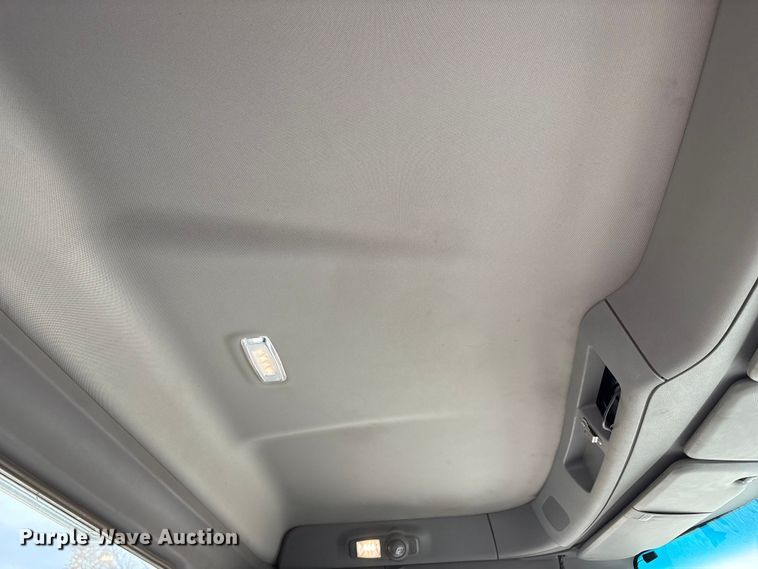 image for item EV4421 2019 Peterbilt 579 semi truck