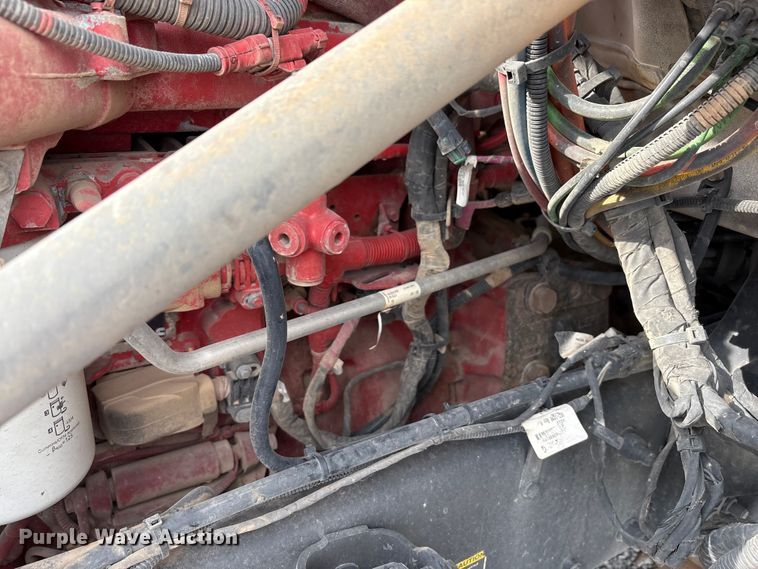 image for item EV4421 2019 Peterbilt 579 semi truck