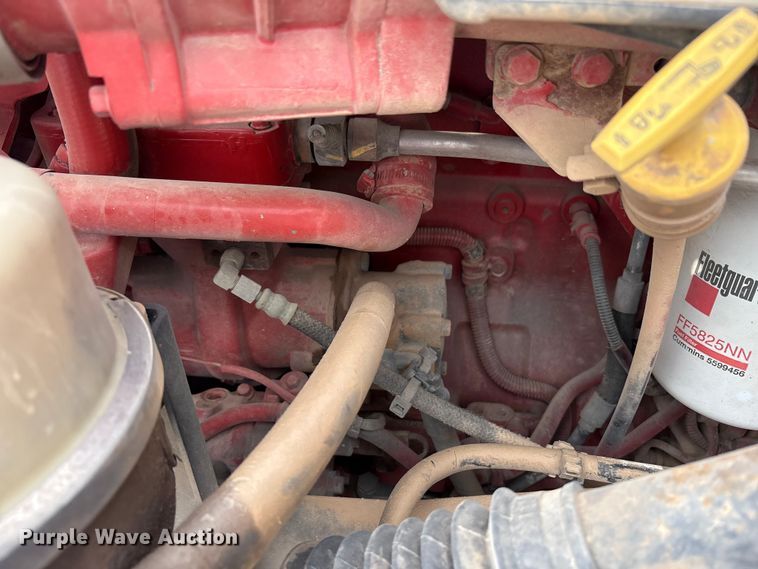 image for item EV4421 2019 Peterbilt 579 semi truck