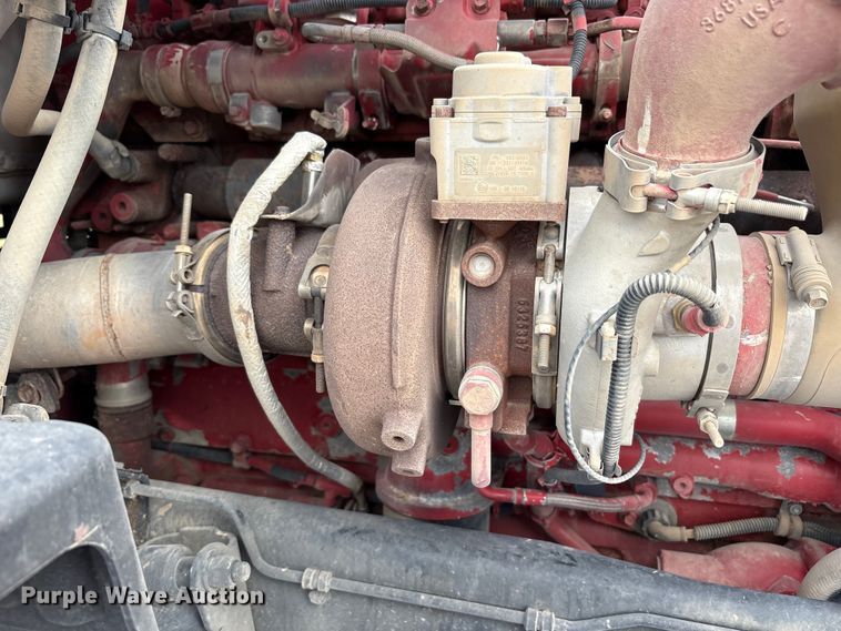 image for item EV4421 2019 Peterbilt 579 semi truck