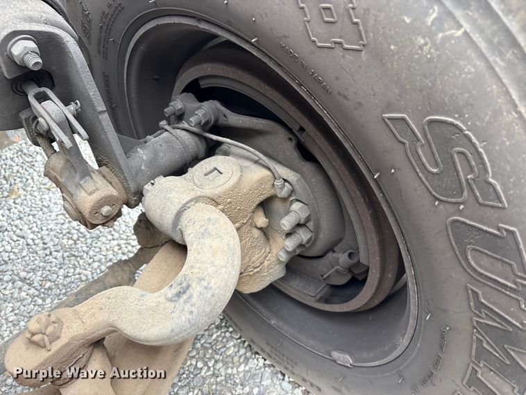 image for item EV4421 2019 Peterbilt 579 semi truck