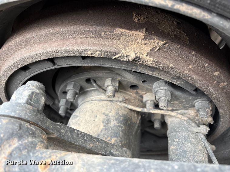 image for item EV4421 2019 Peterbilt 579 semi truck