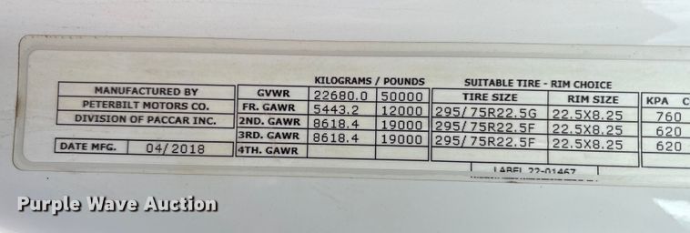 image for item EV4421 2019 Peterbilt 579 semi truck