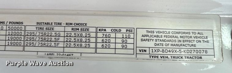 image for item EV4421 2019 Peterbilt 579 semi truck