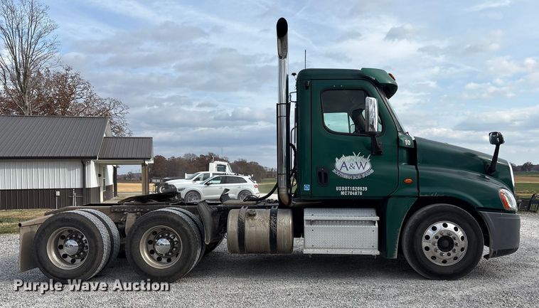 CAMIóN 2013 FREIGHTLINER