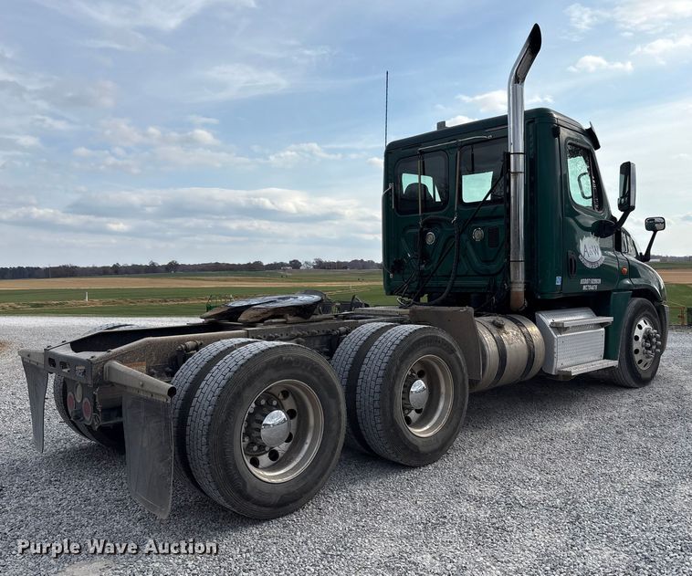 CAMIóN 2013 FREIGHTLINER