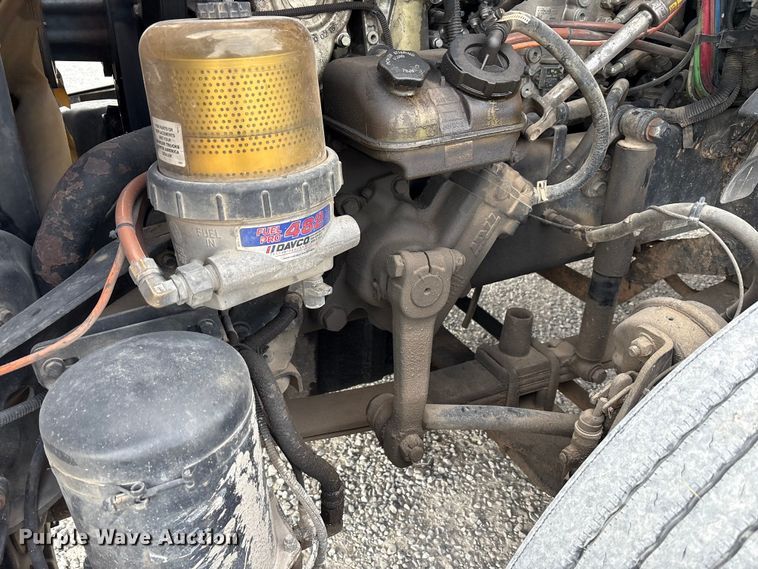 image for item EV4422 2013 Freightliner Cascadia semi truck