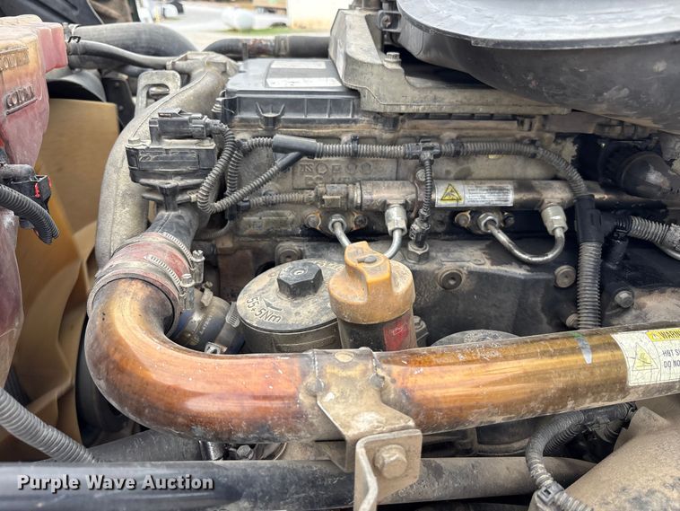 image for item EV4422 2013 Freightliner Cascadia semi truck