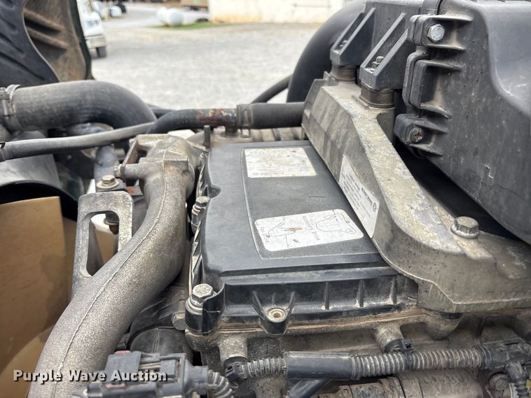 image for item EV4422 2013 Freightliner Cascadia semi truck