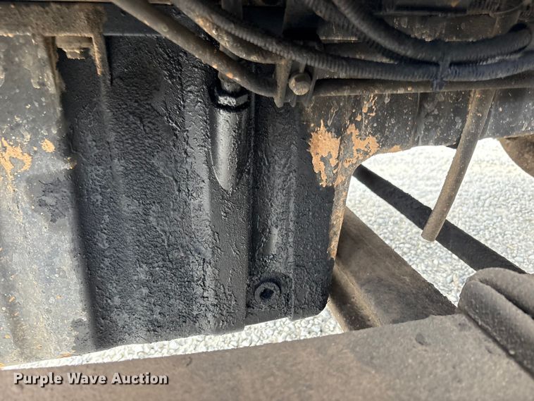 image for item EV4422 2013 Freightliner Cascadia semi truck