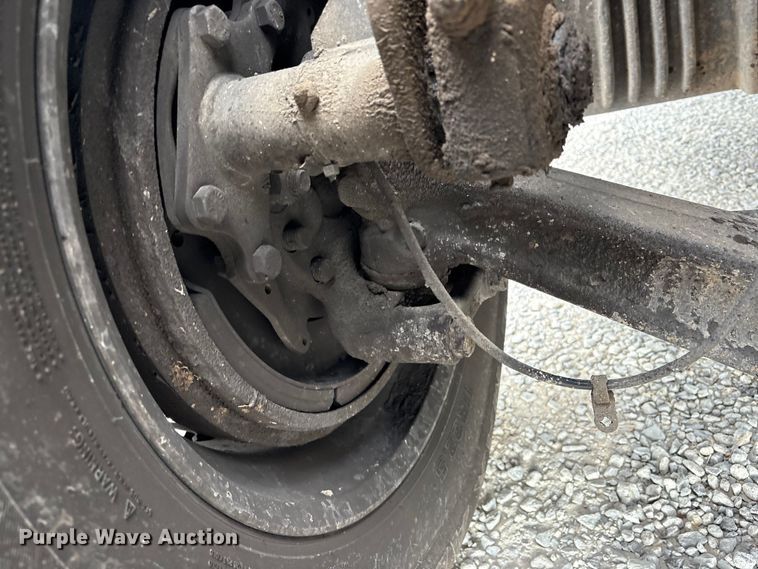 image for item EV4422 2013 Freightliner Cascadia semi truck