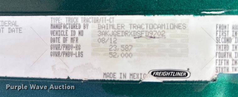 image for item EV4422 2013 Freightliner Cascadia semi truck