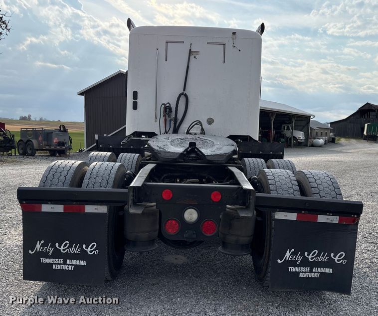 image for item EV4423 2015 Freightliner Coronado semi truck