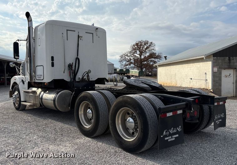 image for item EV4423 2015 Freightliner Coronado semi truck