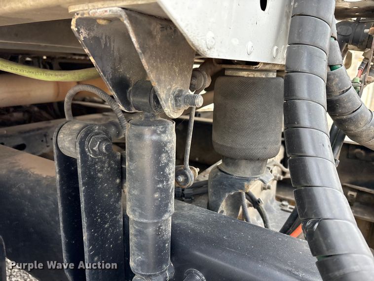 image for item EV4423 2015 Freightliner Coronado semi truck