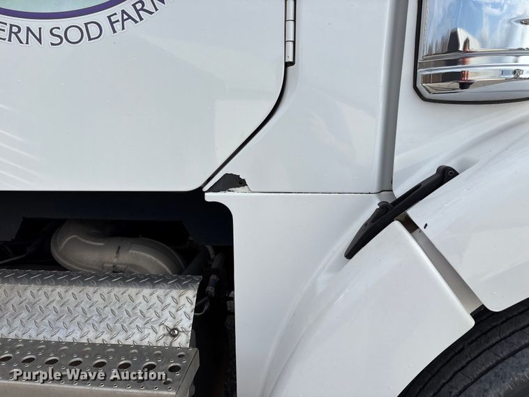 image for item EV4423 2015 Freightliner Coronado semi truck