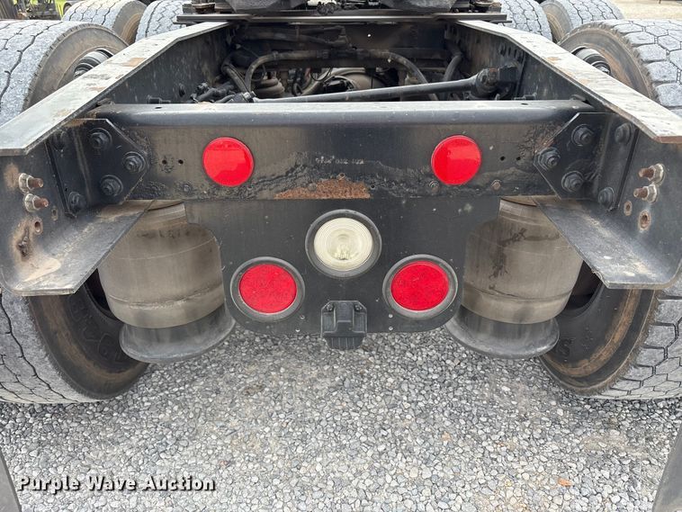 image for item EV4423 2015 Freightliner Coronado semi truck