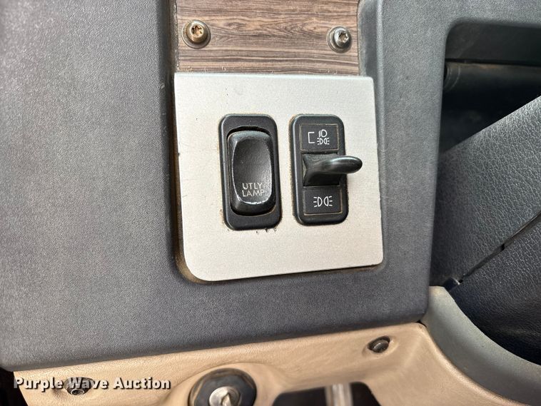 image for item EV4423 2015 Freightliner Coronado semi truck