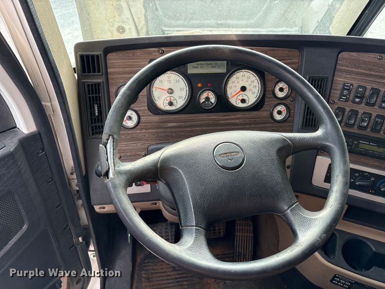 image for item EV4423 2015 Freightliner Coronado semi truck