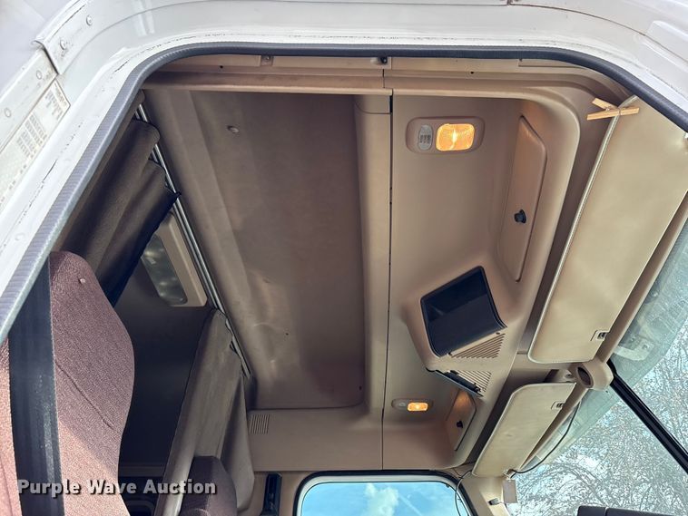 image for item EV4423 2015 Freightliner Coronado semi truck