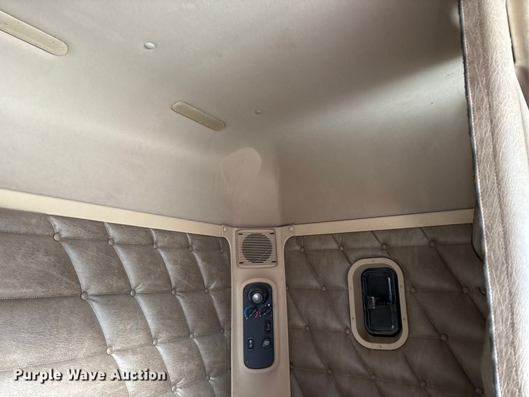 image for item EV4423 2015 Freightliner Coronado semi truck