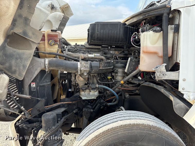 image for item EV4423 2015 Freightliner Coronado semi truck