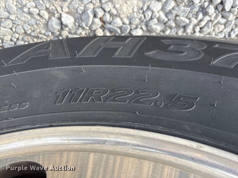 image for item EV4423 2015 Freightliner Coronado semi truck