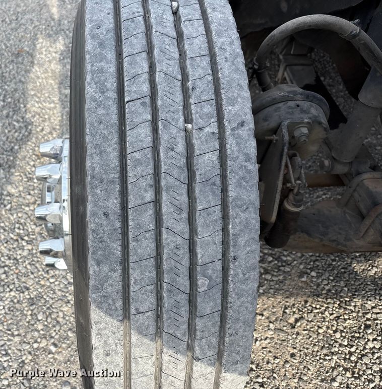 image for item EV4423 2015 Freightliner Coronado semi truck