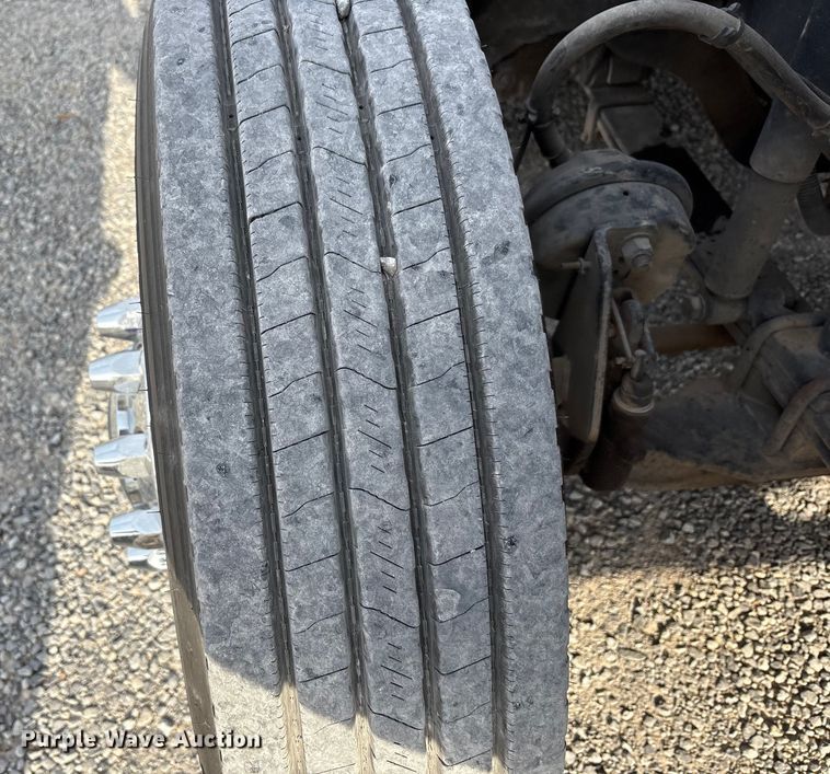 image for item EV4423 2015 Freightliner Coronado semi truck