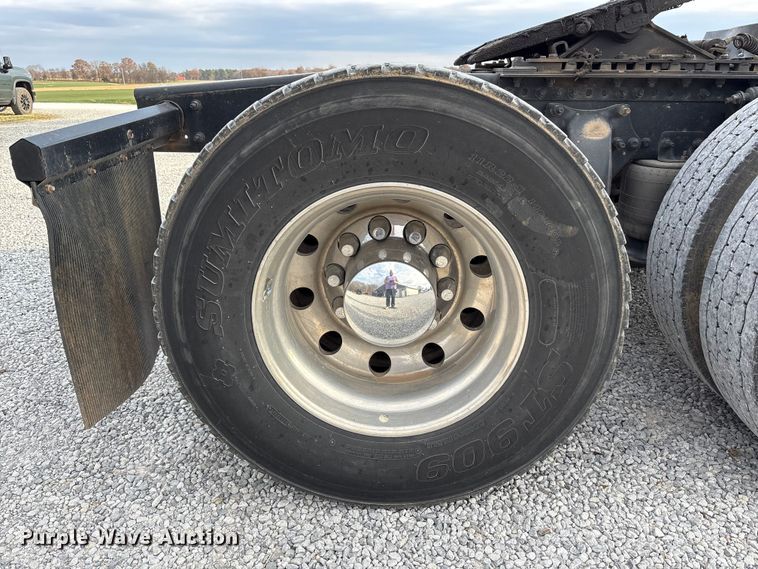 image for item EV4423 2015 Freightliner Coronado semi truck