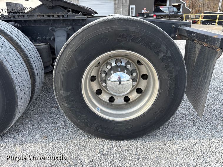 image for item EV4423 2015 Freightliner Coronado semi truck