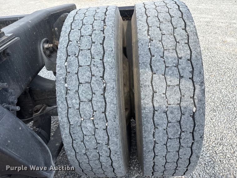 image for item EV4423 2015 Freightliner Coronado semi truck