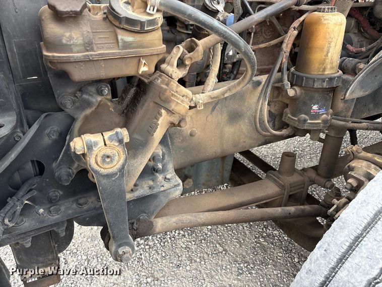 image for item EV4424 2007 Freightliner Columbia semi truck