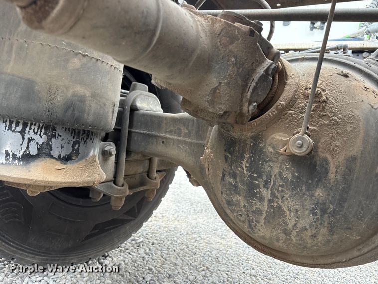 image for item EV4424 2007 Freightliner Columbia semi truck