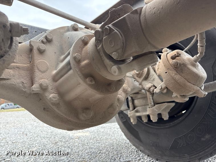 image for item EV4424 2007 Freightliner Columbia semi truck