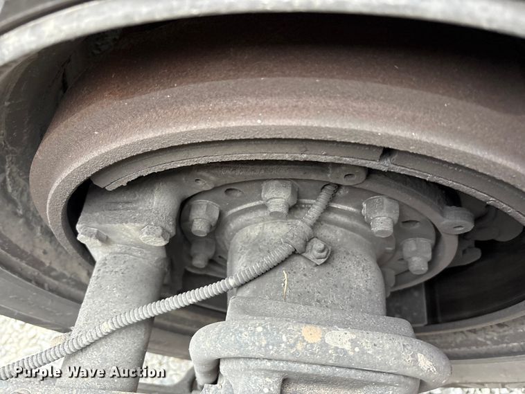 image for item EV4424 2007 Freightliner Columbia semi truck