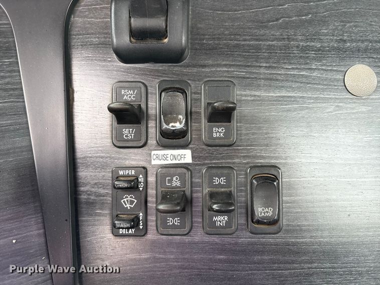 image for item EV4424 2007 Freightliner Columbia semi truck