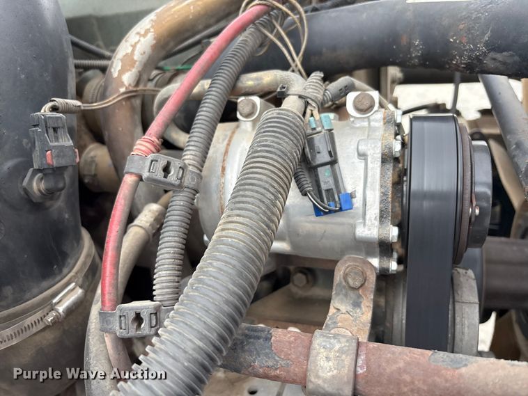 image for item EV4424 2007 Freightliner Columbia semi truck