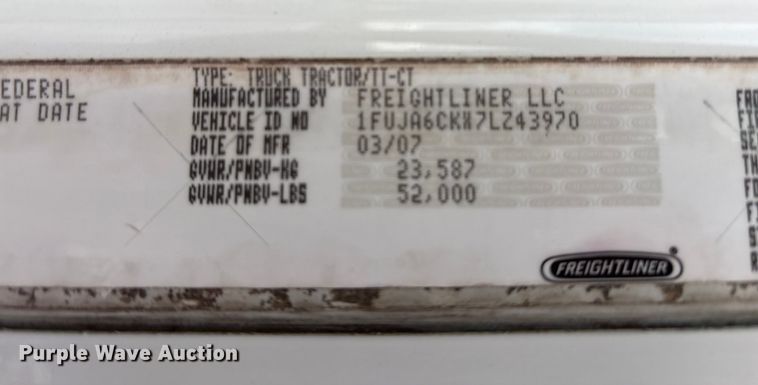 image for item EV4424 2007 Freightliner Columbia semi truck