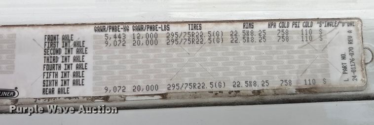 image for item EV4424 2007 Freightliner Columbia semi truck