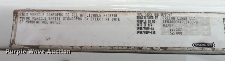 image for item EV4424 2007 Freightliner Columbia semi truck