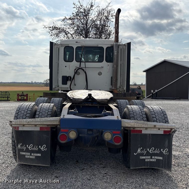image for item EV4425 2017 Peterbilt 579 semi truck