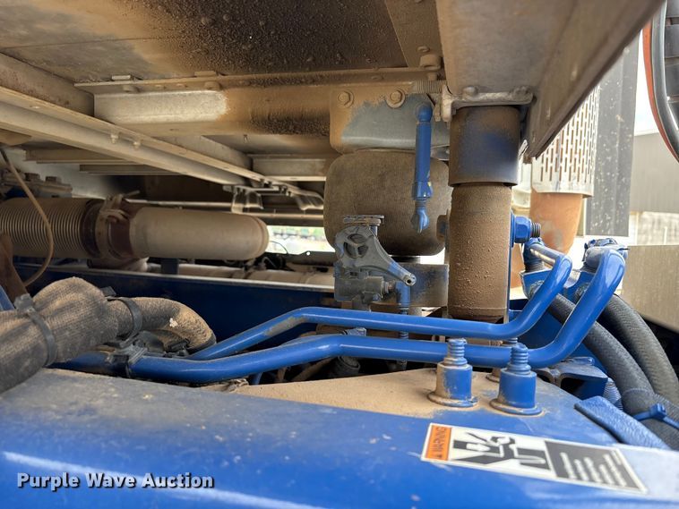 image for item EV4425 2017 Peterbilt 579 semi truck