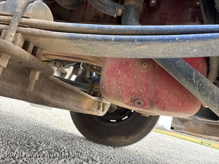 image for item EV4425 2017 Peterbilt 579 semi truck