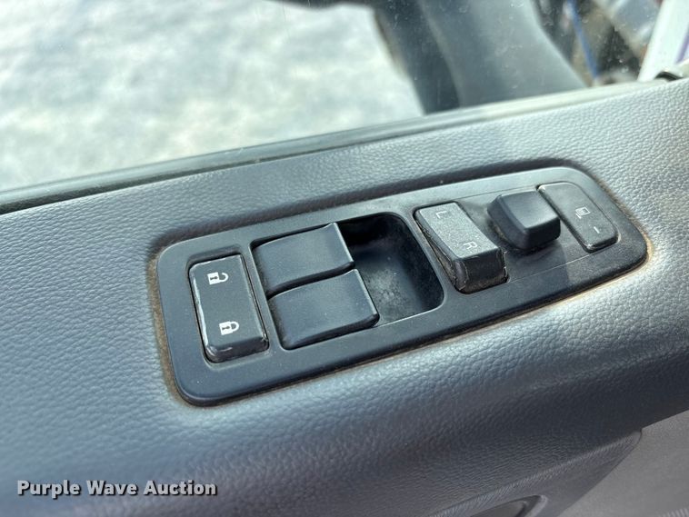 image for item EV4425 2017 Peterbilt 579 semi truck