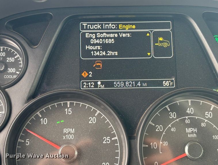 image for item EV4425 2017 Peterbilt 579 semi truck